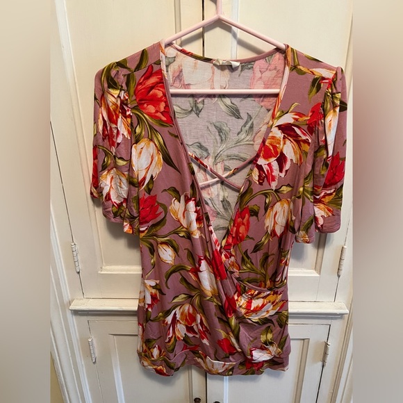 Womens sz S (will fit medium and large !) faux wrap shirt w floral pattern - Picture 1 of 4